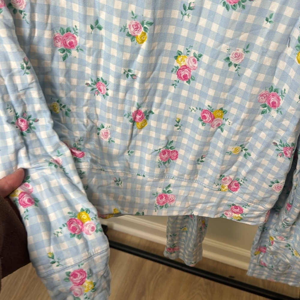 Women's Blue Floral Gingham Long-Sleeve Pajama Set - Picture 4 of 9